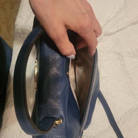 Michael Kors Turn Lock Pebbled Leather Sloan Navy Blue Bag EUC Career Neutral - Picture 6 of 11